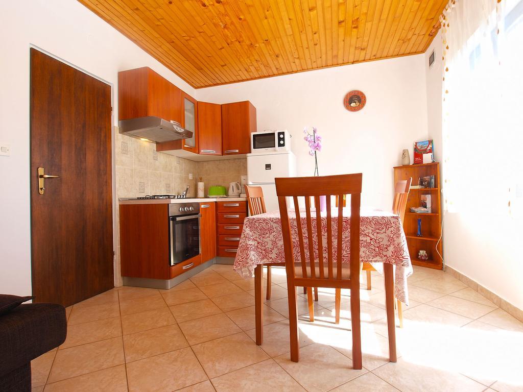 House Sandra 1430 Peresiji Extérieur photo